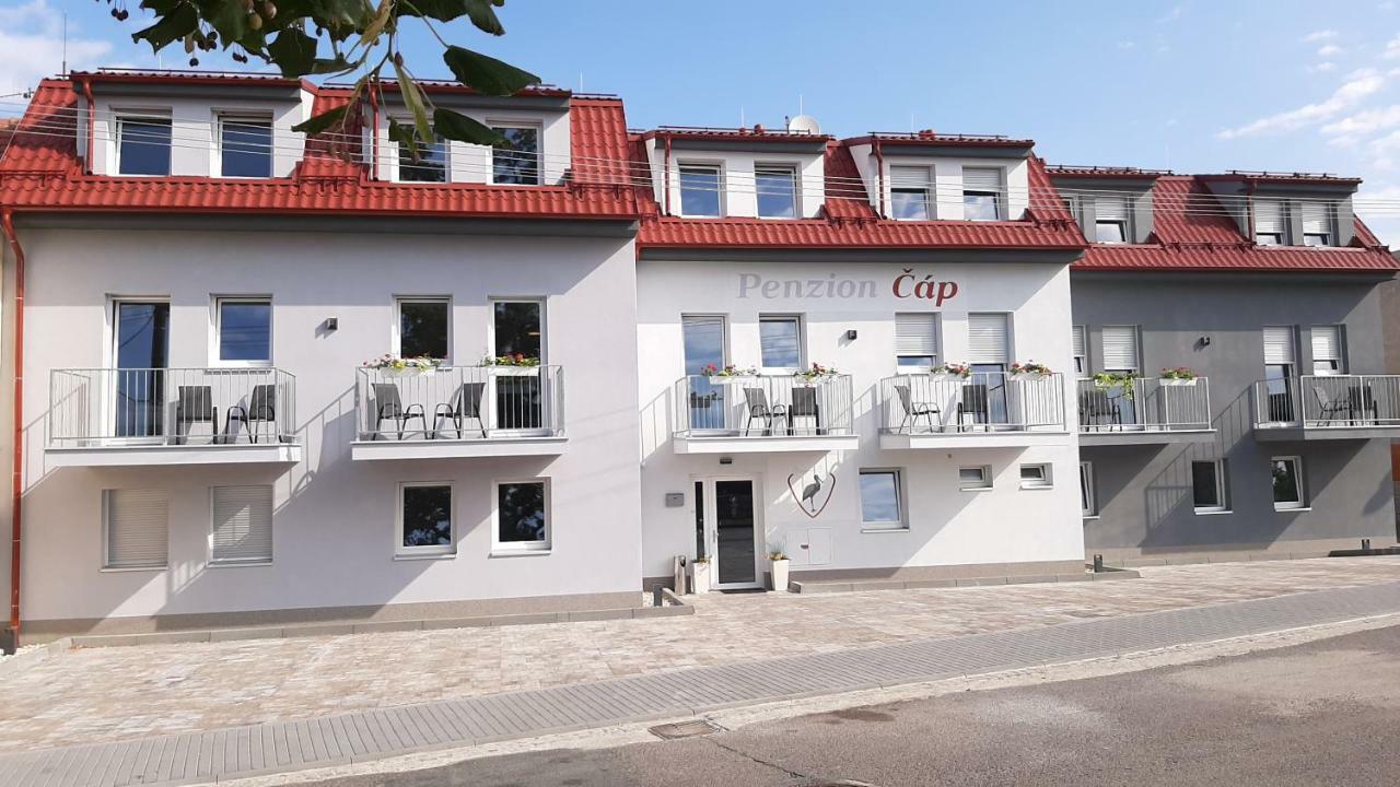 Penzion Cap Микулов Экстерьер фото